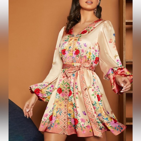 Dresses & Skirts - Boho Floral Print Long Sleeve Belted Satin Dress